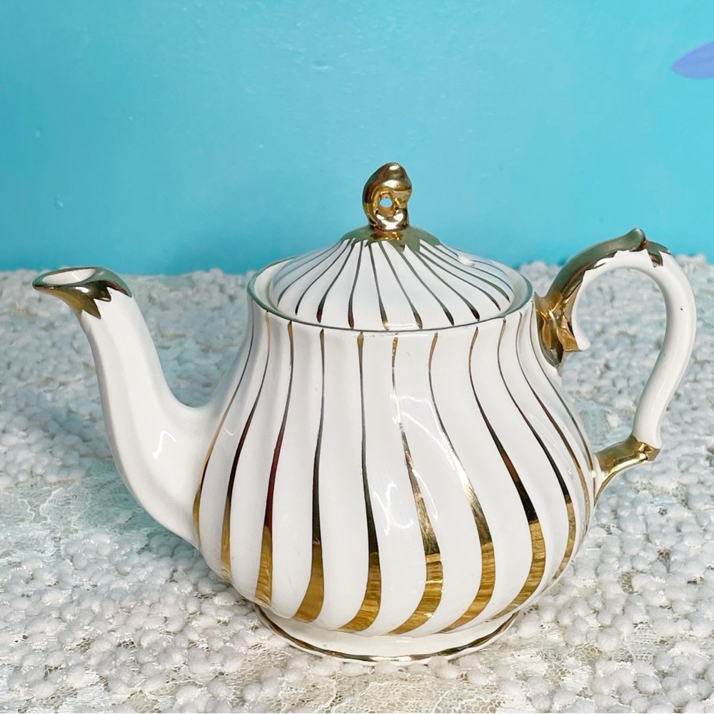 Vintage Sadler England Gold Swirl Teapot #2737 4 Cup